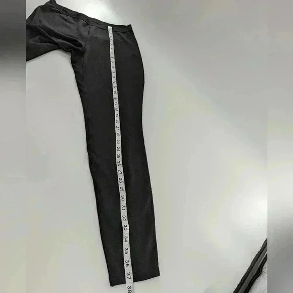 Patagonia Size Medium Black Leggings Common Threads Initiative - Picture 5 of 10